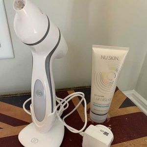 ageLOC lumispa EUC. Brand new normal head (in box) and unopened normal cleanser